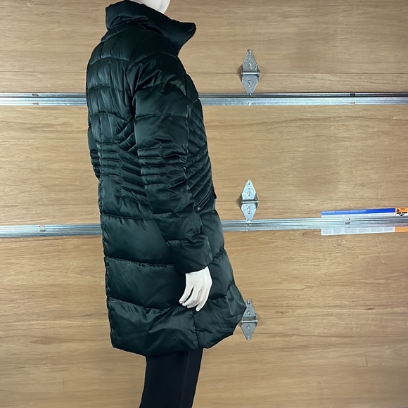 Pre-Owned 1 Madison Green Puffer Coat, Down and Waterfowl feather insulation. - Picture 11 of 16